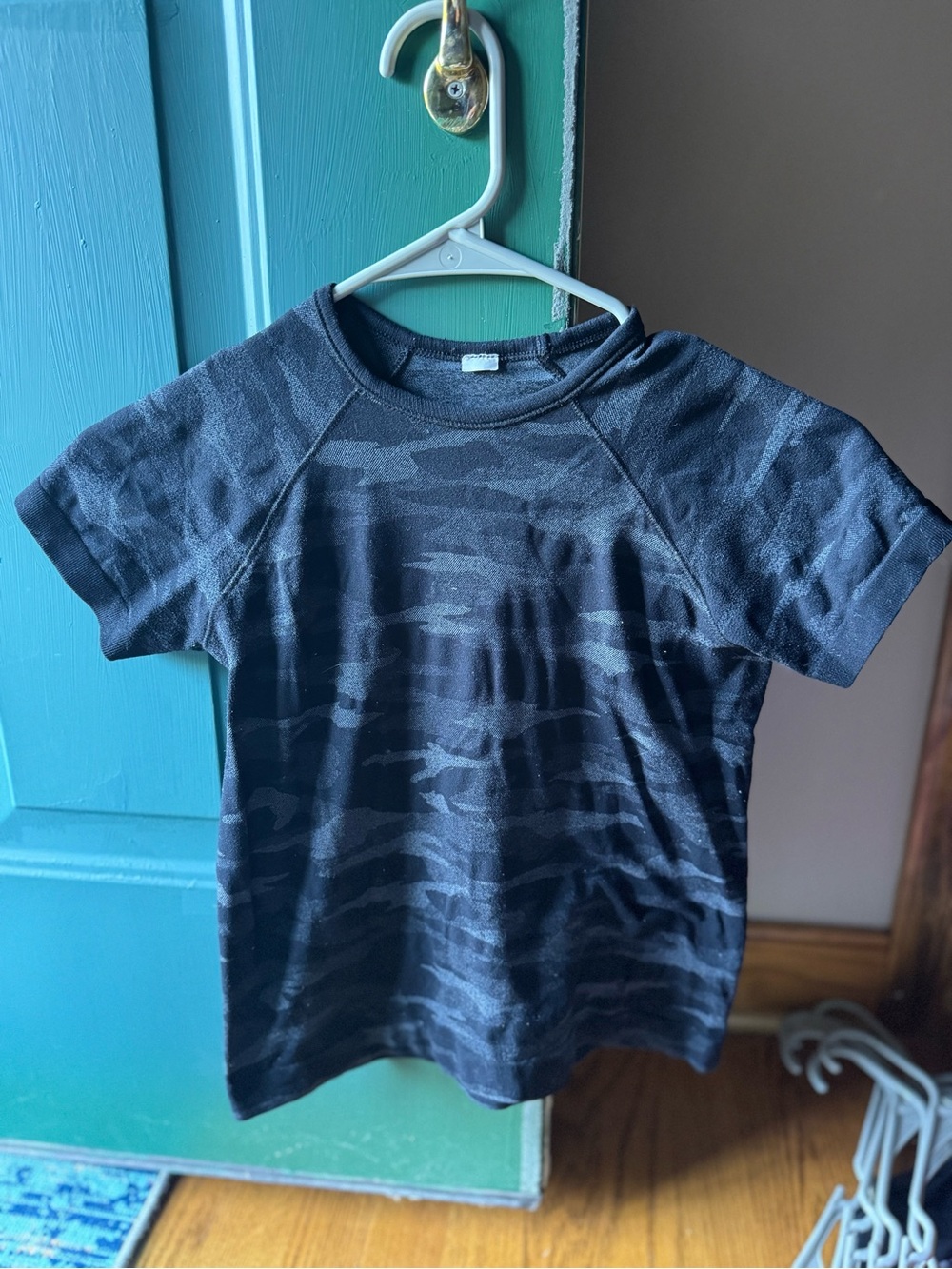 Athleta tee shirt